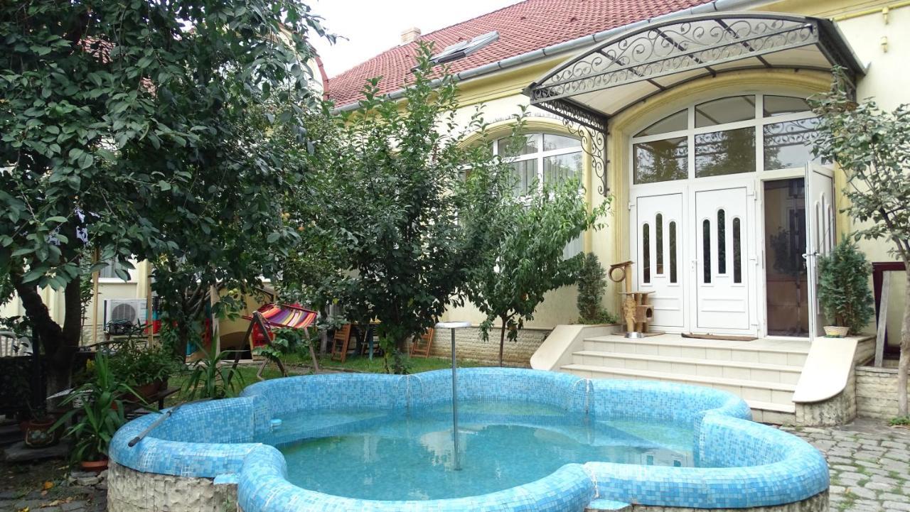 Hôtel Casa Elysee à Deva Extérieur photo