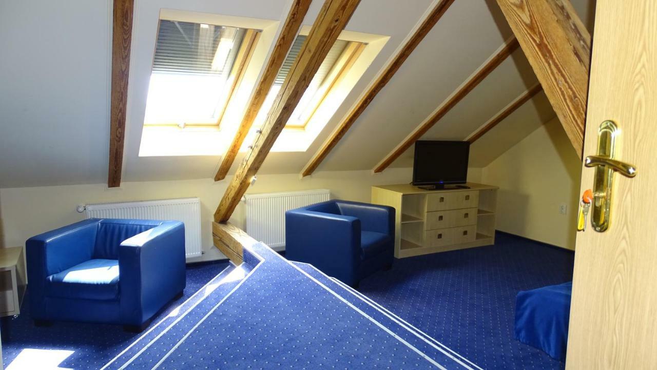 Hôtel Casa Elysee à Deva Extérieur photo