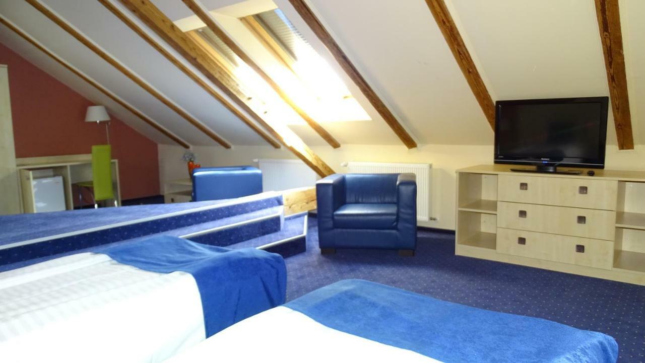 Hôtel Casa Elysee à Deva Extérieur photo