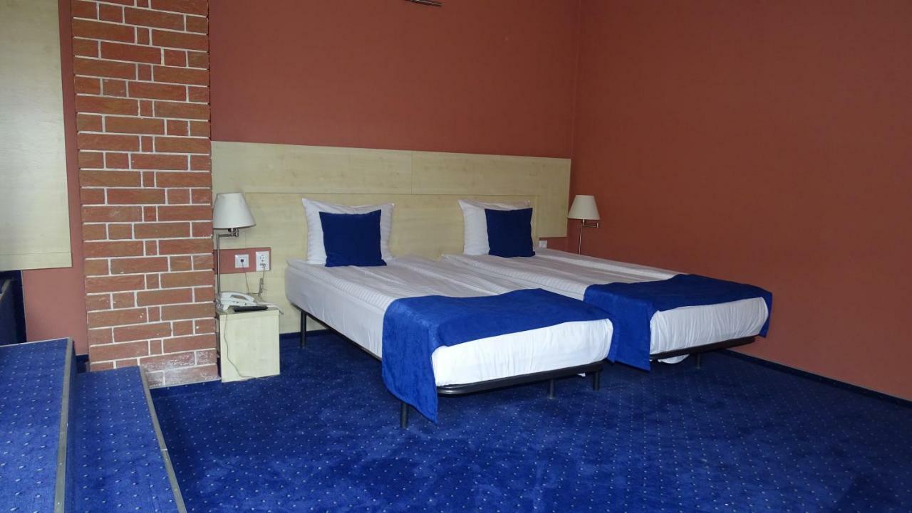 Hôtel Casa Elysee à Deva Extérieur photo